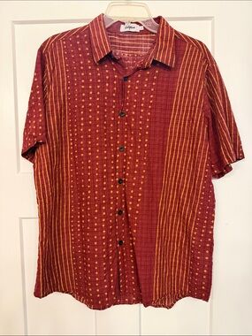 Voyageur Men's Short Sleeve Button-Down Shirt in Rust and Mustard